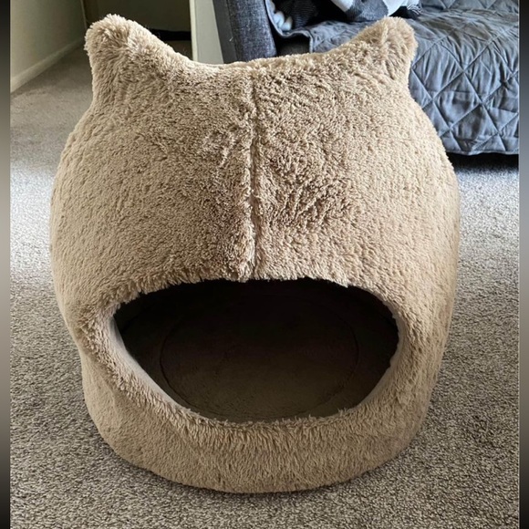 Cat Bed - Picture 1 of 4